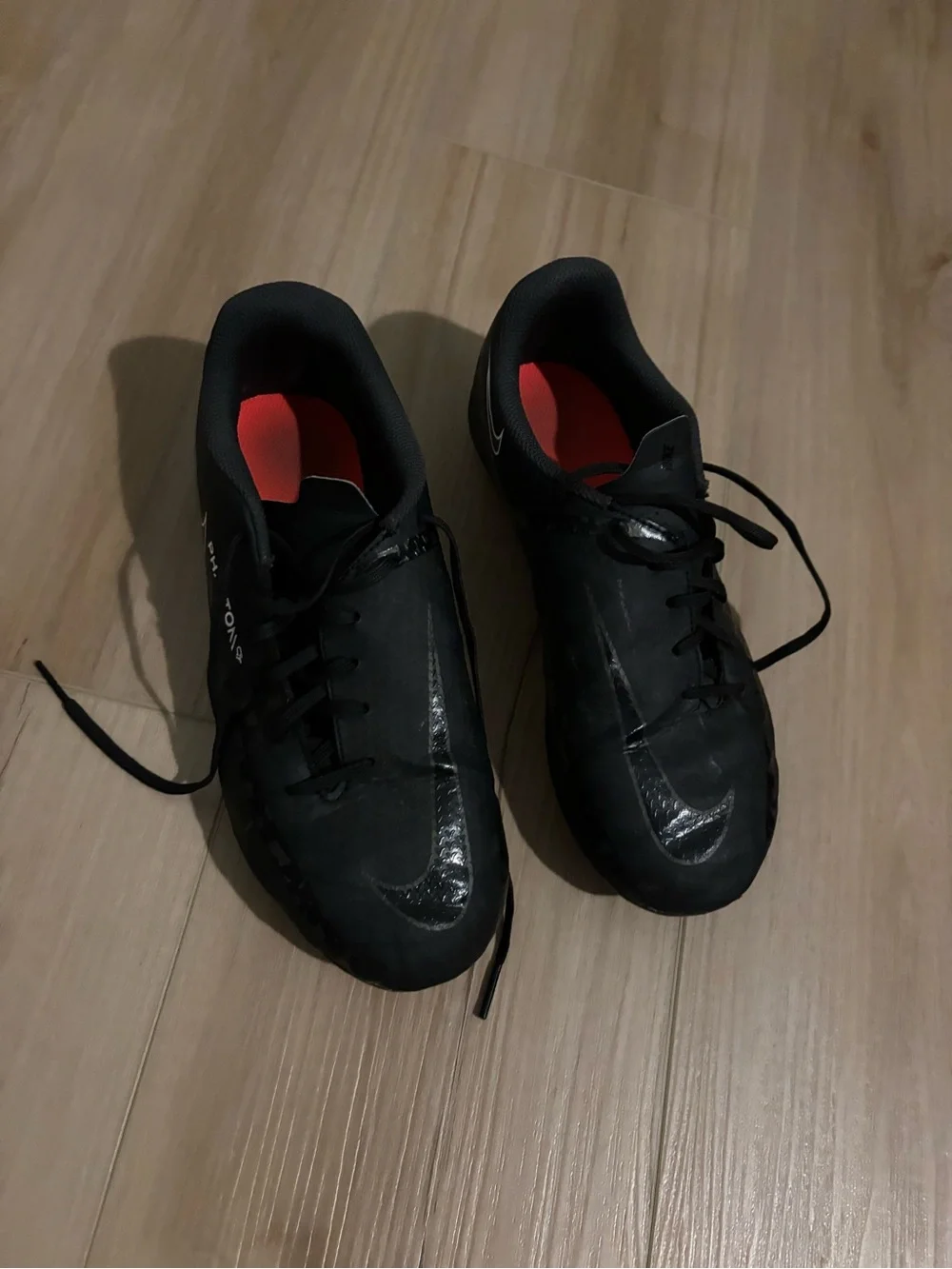 Nike Predator Youth Soccer Shoes 6Y